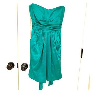 Green strapless dress WITH POCKETS